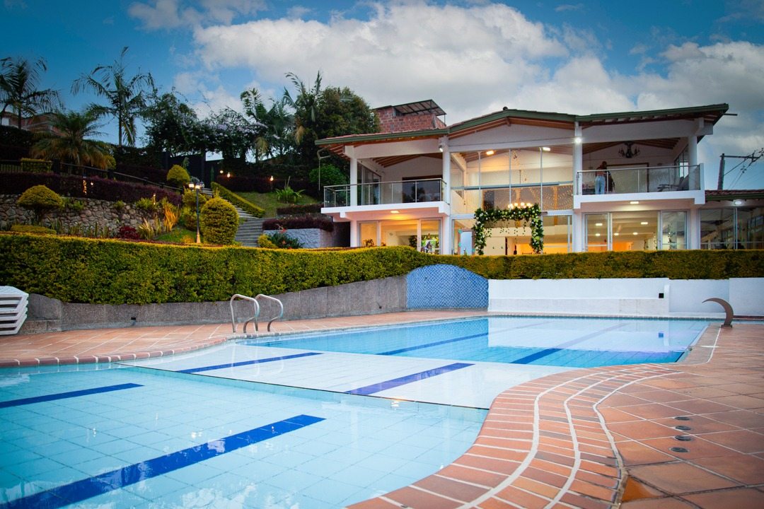 Casa Zabana en San Antonio de Prado, con piscina y terraza